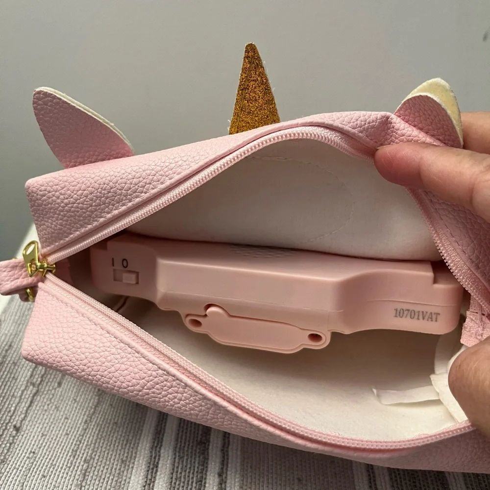 Adorable Unicorn Crossbody Bag – Pink with Glitter Horn & 3D Eyes - Picture 4 of 5